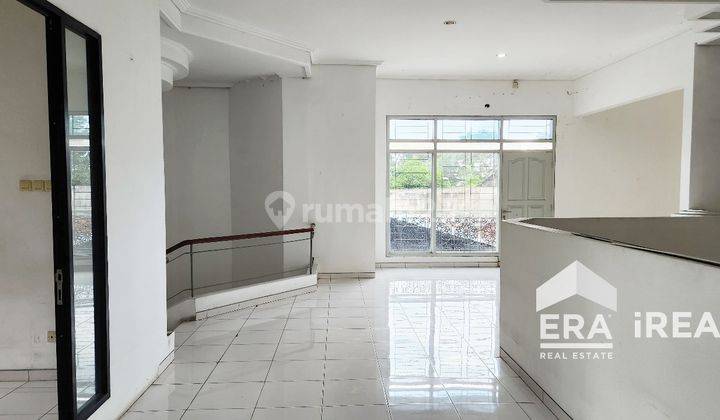 Ruang Usaha Ruko luas di Banjarsari Solo dekat Solo Balapan 2