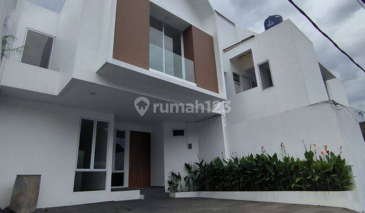 Dijual Murah Rumah Scandinavian di Pejaten Barat Jakarta Selatan
 2