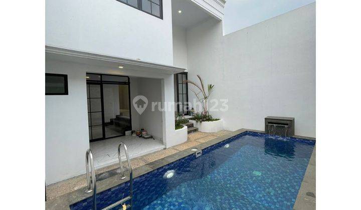 Dijual Rumah Classic Ada Kolam Renang di Jagakarsa Jaksel 2