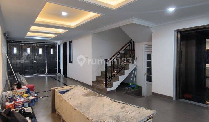 Dijual Rumah Rooftop Ada Kolam Renang Gratis Lift Di Kebagusan Jakarta Selatan
 2