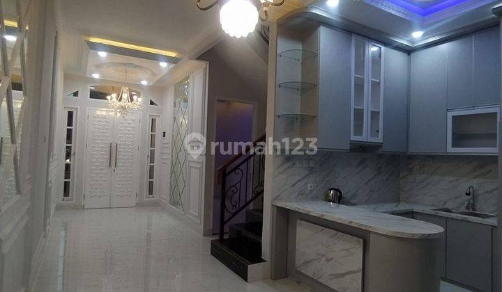 Dijual Rumah Ada Kolam Renang di Kebagusan Jakarta Selatan 2