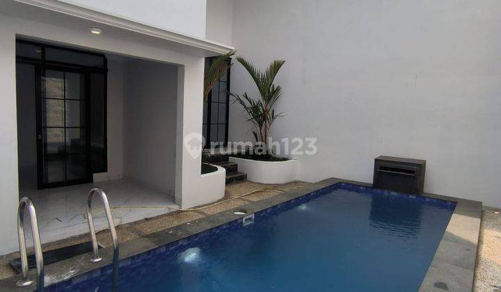 Dijual Rumah Dengan Kolam Renang di Jagakarsa Jakarta Selatan 2