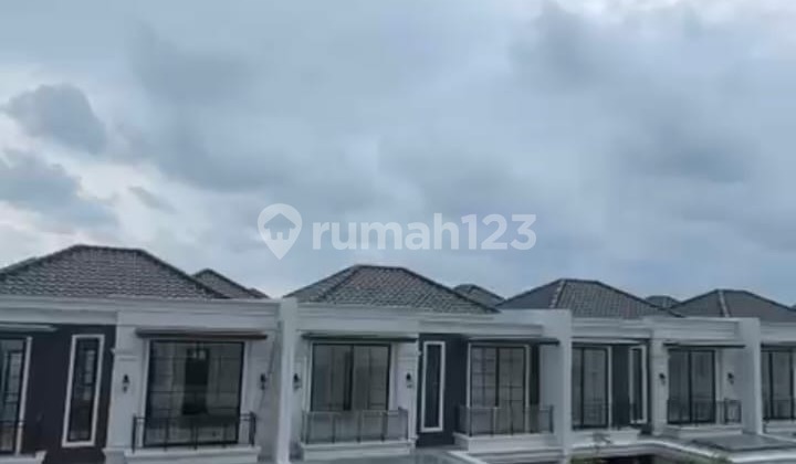 Rumah Villa Pasir Putih View Danau Hoek Pantai Indah Kapuk 10x25