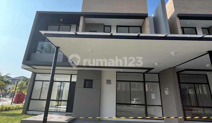 Rumah Villa Pasir Putih Hoek Brand New Pantai Indah Kapuk 10x20