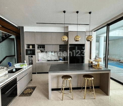 Rumah Mewah Pik Luas 450m SHM Ada Lift+pool Furnish 1