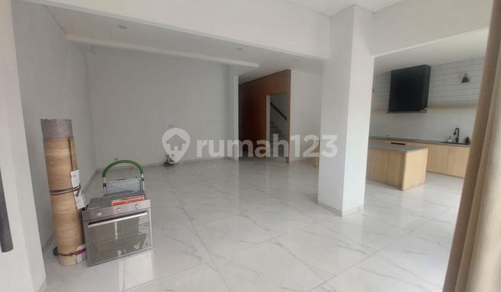 Dijual Rumah Siap Huni 2 Lantai Semi Furnished di Kelapa Gading