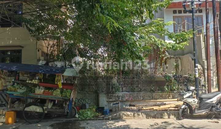 For Sale, Strategically Located 128m2 Land in Kelapa Gading For Sale, Strategically Located 128m2 Land in Kelapa Gading