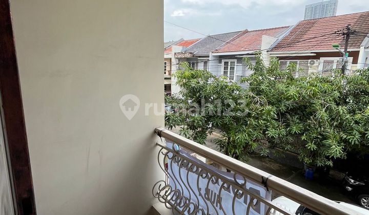 Disewakan Murah Rumah 2,5 Lantai Semi Furnished di Kelapa Gading 2