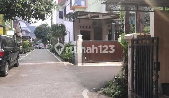 Dijual Rumah Hitung Tanah Hoek SHM di Jakarta Utara