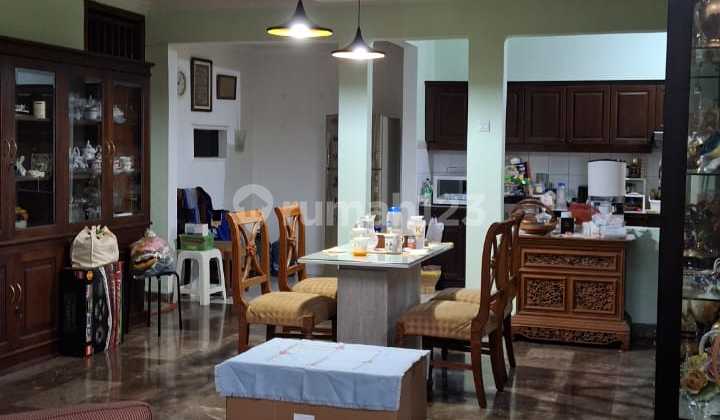 Dijual Rumah 2 Lantai Halaman Luas di Tanah Kusir Jakarta Selatan