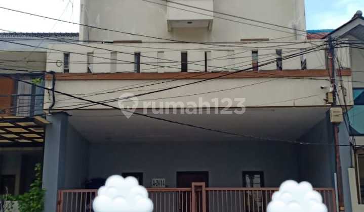 Dijual Kost Exclusive 3,5 Lantai 23KT SHM di Kelapa Gading Dijual Kost Exclusive 3,5 Lantai 23KT SHM di Kelapa Gading