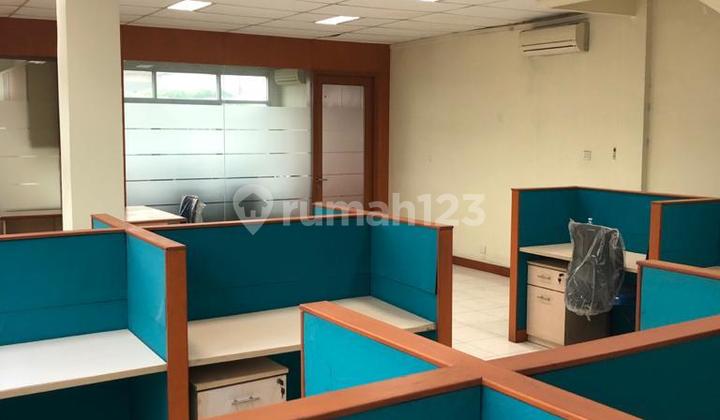 Dijual Ruko Lokasi Strategis 3 Lantai Furnished di Pulogadung Trade Center hoek (PTC)