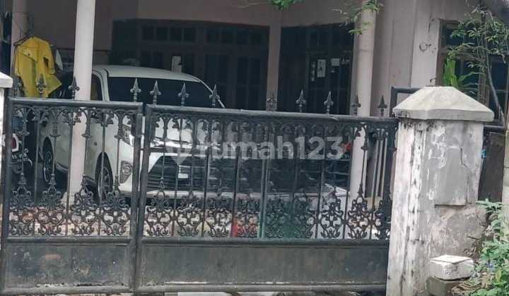 For Sale Very Spacious Old House in Koja, North Jakarta 1