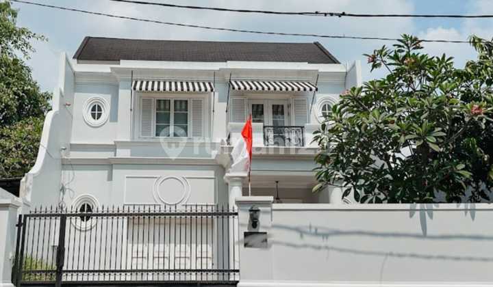 Dijual Rumah Mewah Ada Kolam Renang di Pulomas Jakarta Timur