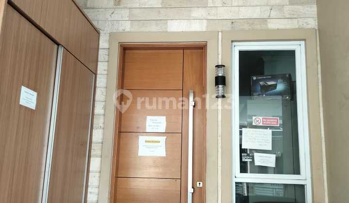 For Sale 4-Story House Suitable for Office Use in Kelapa Gading, North Jakarta 2