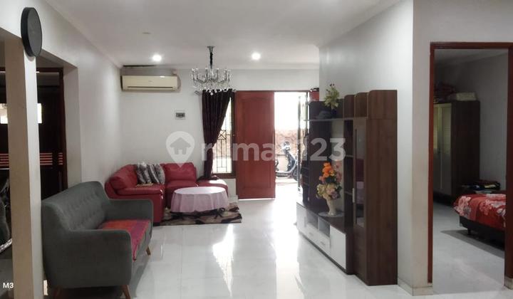 Dijual Cepat Rumah Bagus 2 Lantai di Metland Menteng Cakung