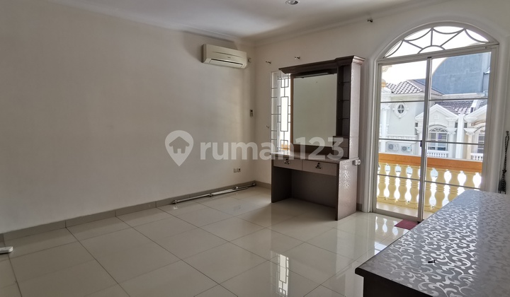 Disewakan Rumah di Green Mansion 9.5x15. 9