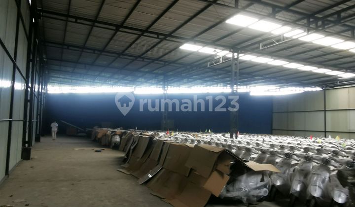 Warehouse for Rent in Legok 1920.0 M² Neat