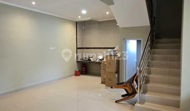 Dijual Cepat Rumah Bagus Green Ville 3 Lantai Dijual Cepat Rumah Bagus Green Ville 3 Lantai