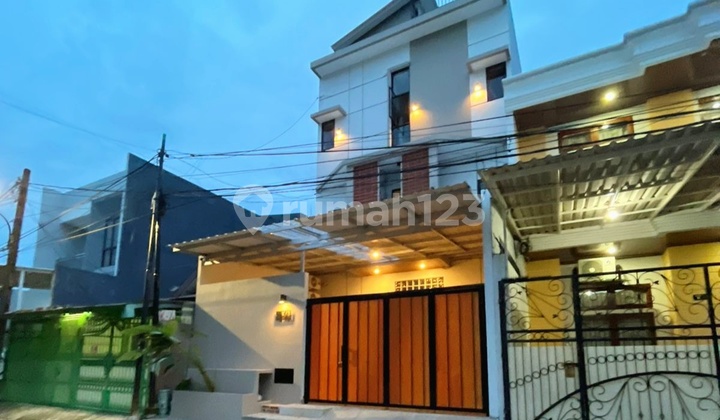 Rumah Kos Taman Semanan Ada Kamar Mezzanine Jakarta Barat
