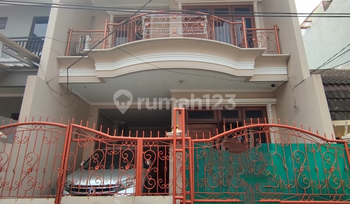 Rumah Tanjung Duren Furnish Dekat Kampus Jakarta Barat