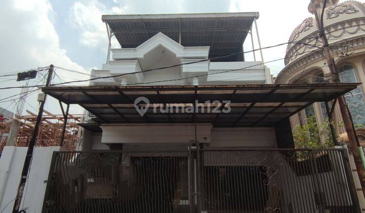 Rumah 3 Lantai Dalam Perumahan Citra Garden 2 Jakarta Barat 1