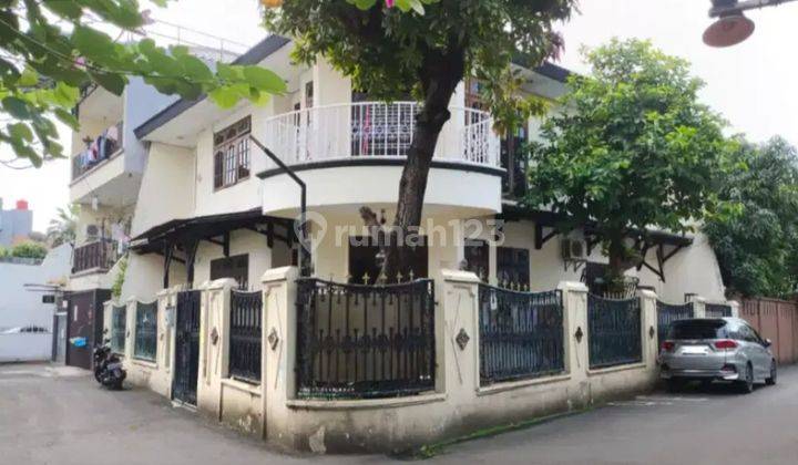 Rumah Hook 2 Lantai Dekat S Parman Slipi Jakarta Barat 1