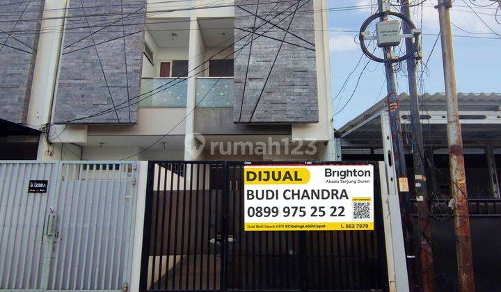 Rumah Design Modern 3 Lantai di Duri Kepa Jakarta Barat 1