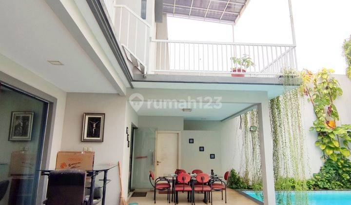 Rumah Kebon Jeruk Ada Private Pool Dan Taman Luas Jakarta Barat 1