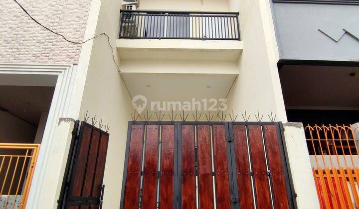 Rumah Grogol Ukuran 3,5x18 Furnish Jakarta Barat 1