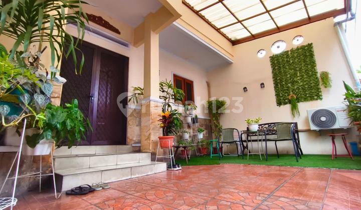 Semi-Furnished Kemanggisan House Near Slipi, West Jakarta 2