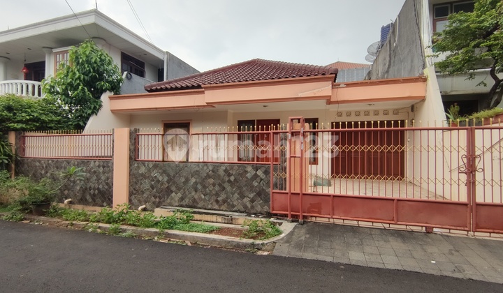 Rumah Kemanggisan Rapih dan Terawat dalam Komplek Jakarta Barat Rumah Kemanggisan Rapih dan Terawat dalam Komplek Jakarta Barat