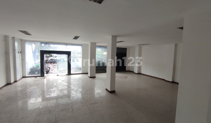 Row House on Jalan Panjang, Kebon Jeruk, West Jakarta 2