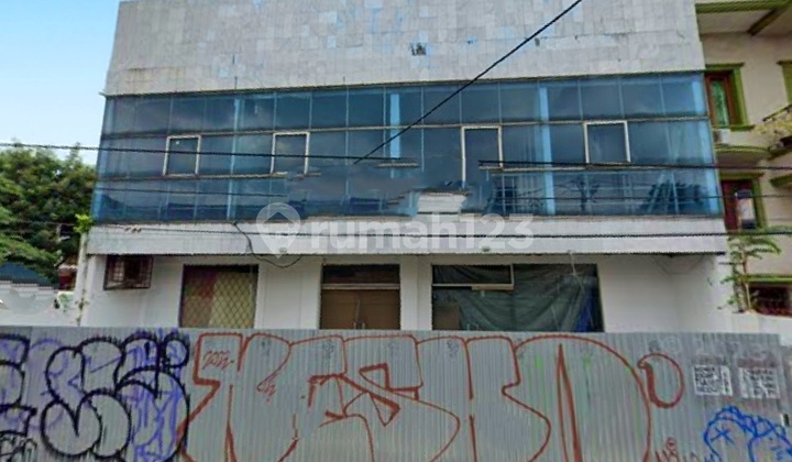 Ruko Kemanggisan Gandeng 3 Lantai di Jalan Utama Jakarta Barat