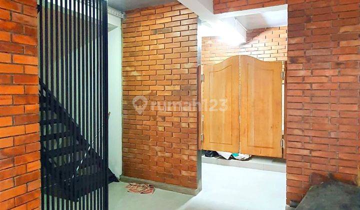 Rumah Tanjung Duren Design Industrial Ukuran 6x13 Jakarta Barat 2