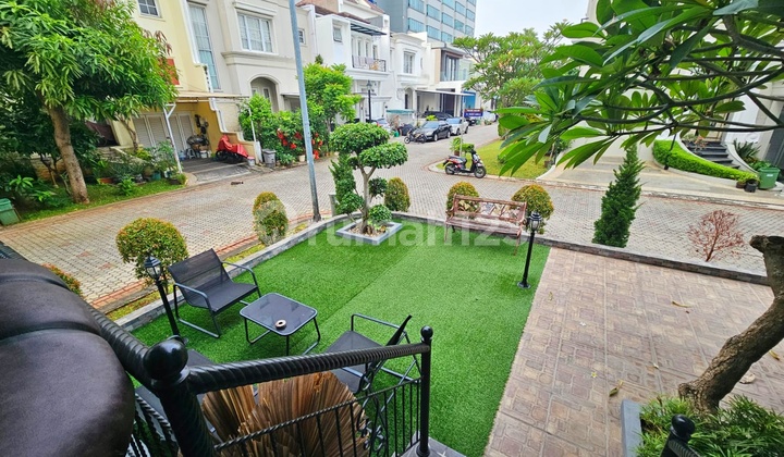 Rumah Casa Goya Komplek One Gate Kebon Jeruk Jakarta Barat