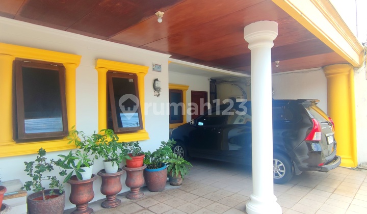 Rumah Kemanggisan Pinggir Jalan Lokasi Strategis Jakarta Barat 2