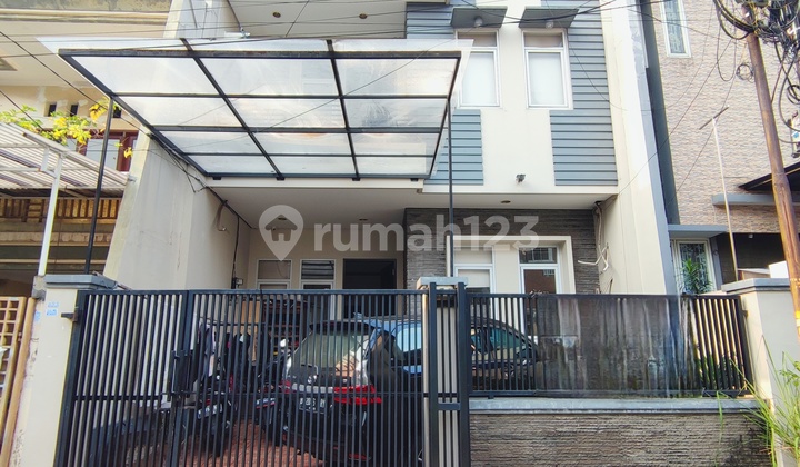Rumah Taman Ratu Siap Huni Dalam Komplek Jakarta Barat