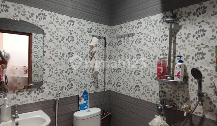 Rumah Jelambar Bangunan Terawat Semi Furnish Jakarta Barat 2