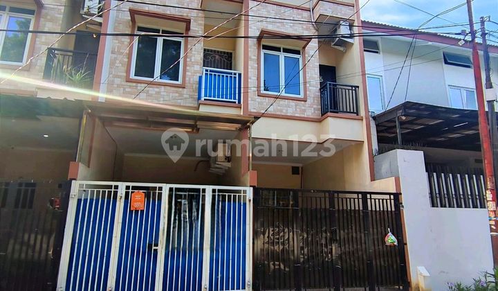 Rumah 3 Lantai Full Furnish Di Tanjung Duren Jakarta Barat