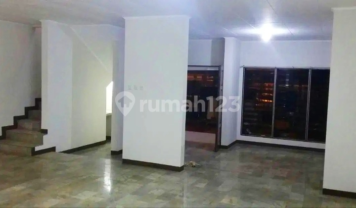 Kedoya Baru Garden House in Lega Street Complex, West Jakarta. 2