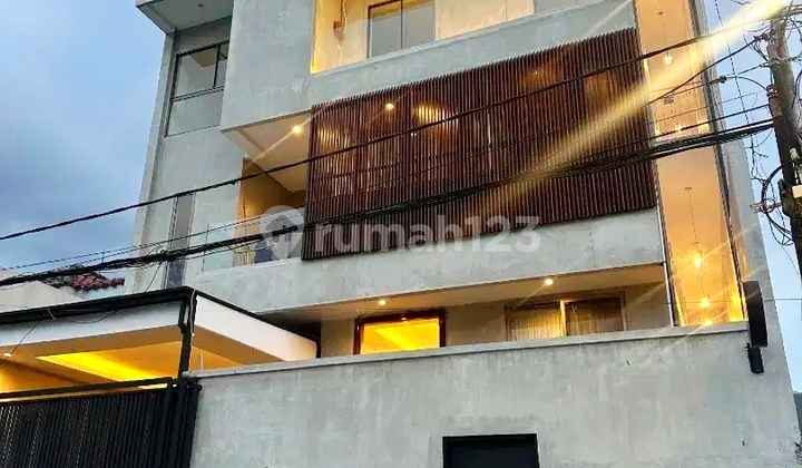 Rumah Sunrise Garden Semi Kantor Jakarta Barat