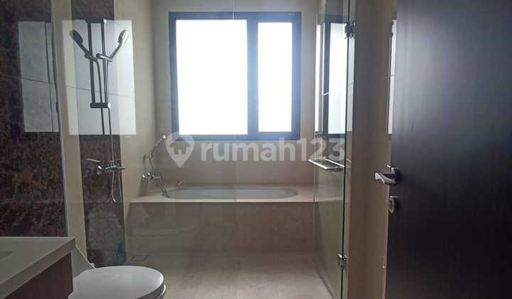 For Quick Sale House in Lakewood Nava Park Bsd City 2