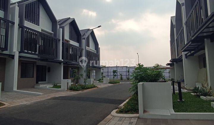 Dijual Cepat Rumah di Cluster Leonora Lokasi Strategis 2