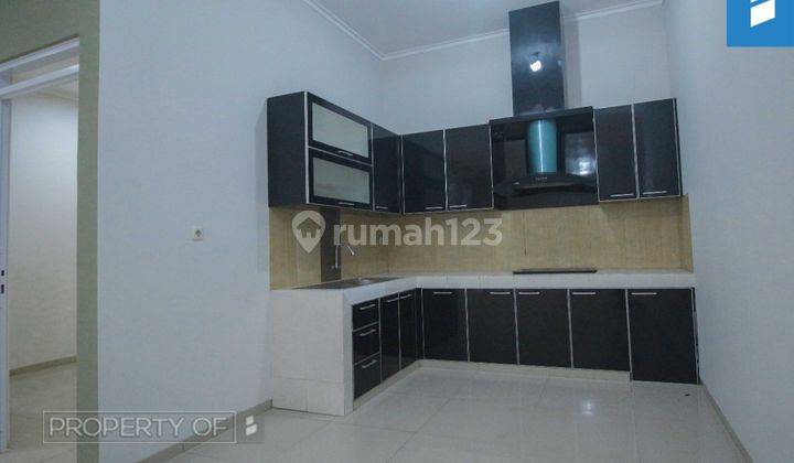 Rumah Baru Siap Pakai Semi Furnished SHM di THI 2 2