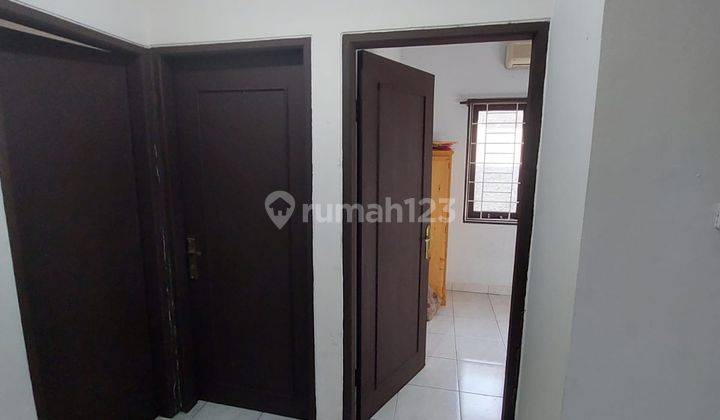 Disewakan Rumah 2 Lantai Semifurnished Di Jatinega Baru 6