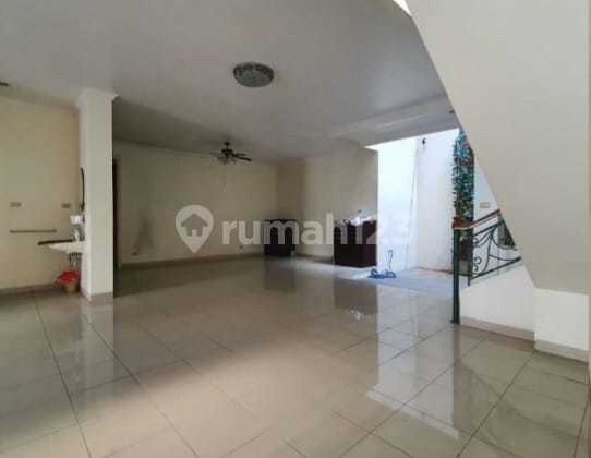 Nice 2-Story House for Rent Ready to Occupied in Griya Inti Sunter Complex, Jakarta 2