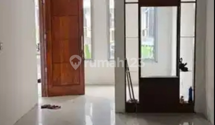 Jual Rumah 1 ½ Lt Sdh Renov di Cluster Victoria Sentul City Jual Rumah 1 ½ Lt Sdh Renov di Cluster Victoria Sentul City