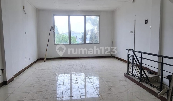 Rent 2.5 Story Shop House On Bulevard Hijau Harapan Indag Bekasi