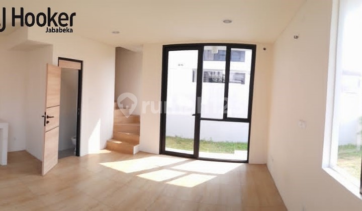 Disewakan Rumah Baru 2 Lantai Cluster Uptown Lippo Cikarang 2